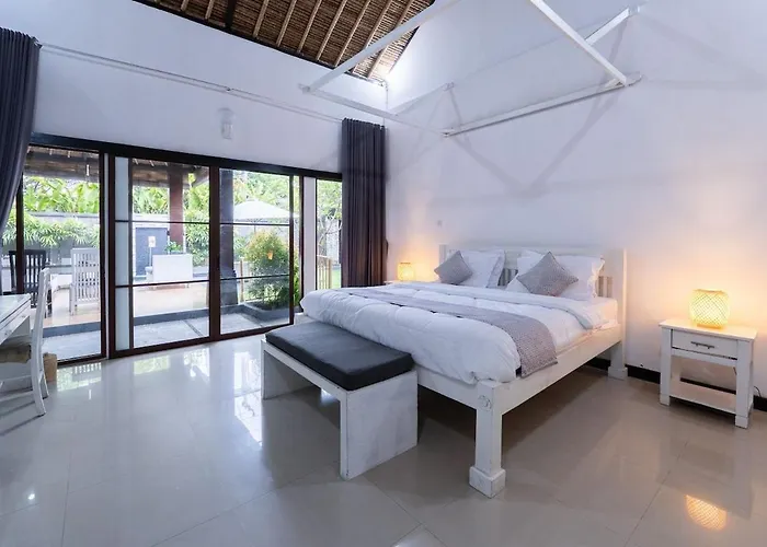 Karen's Tropical Seminyak (Bali)